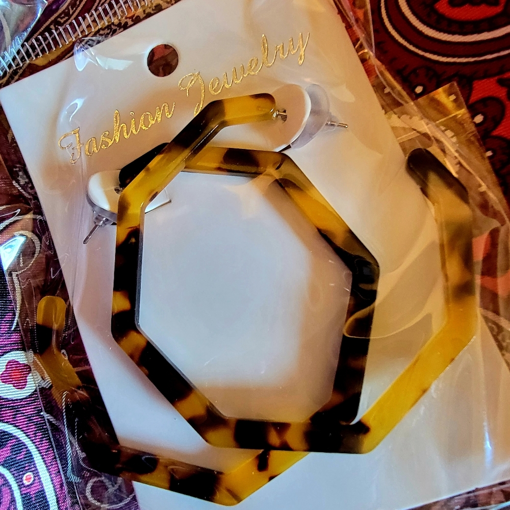 COPY - 🟤Acrylic Resin Octagonal Hoop Earrings NWT